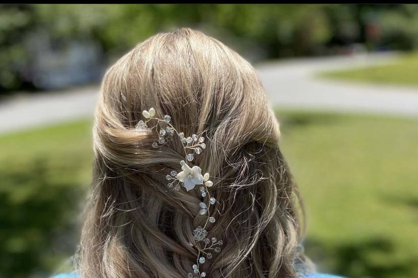 Braid with accessories