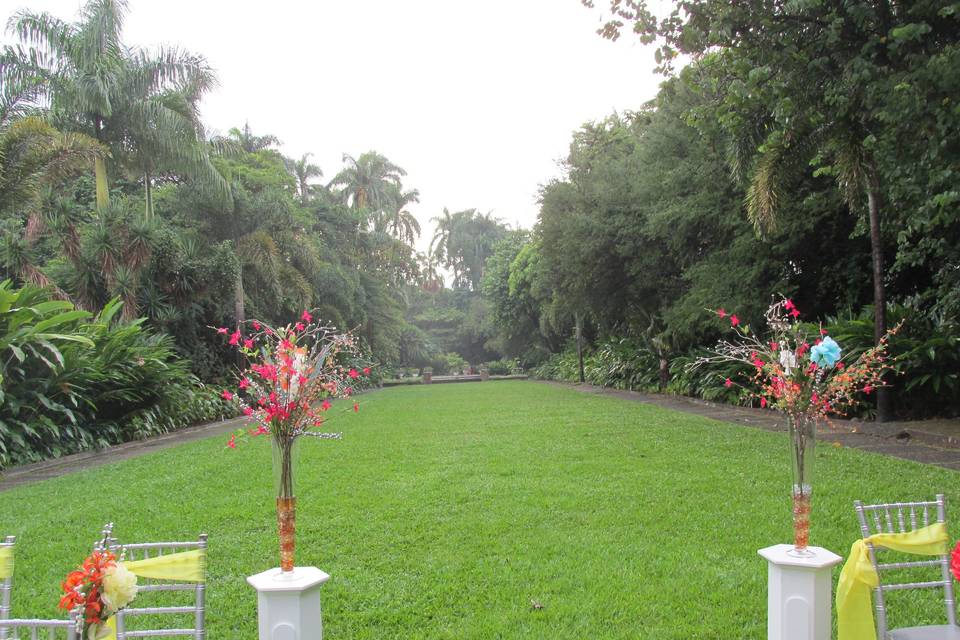 Lush lawn ceremony - Exquisite Events Planning and Production