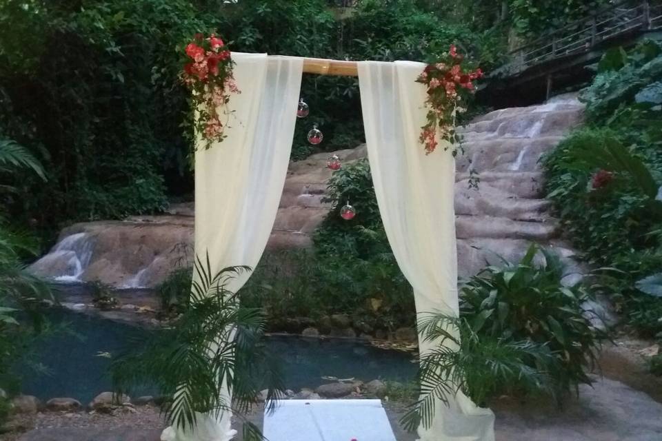 Wedding arbor - Exquisite Events Planning and Production