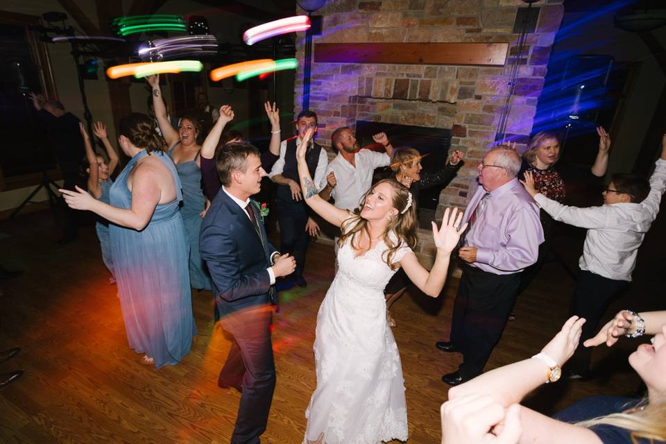 Glow Sticks or Sparklers? - Wedding reception - Forum Weddingwire.ca