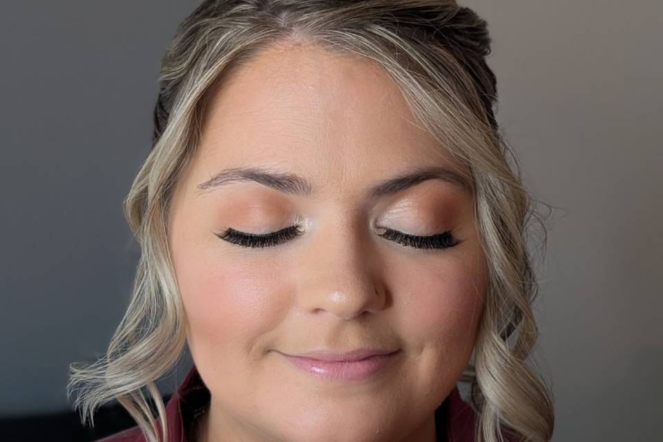 natural hues and light lashes