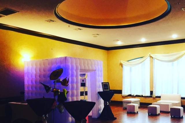 Inflatable White LED Booth