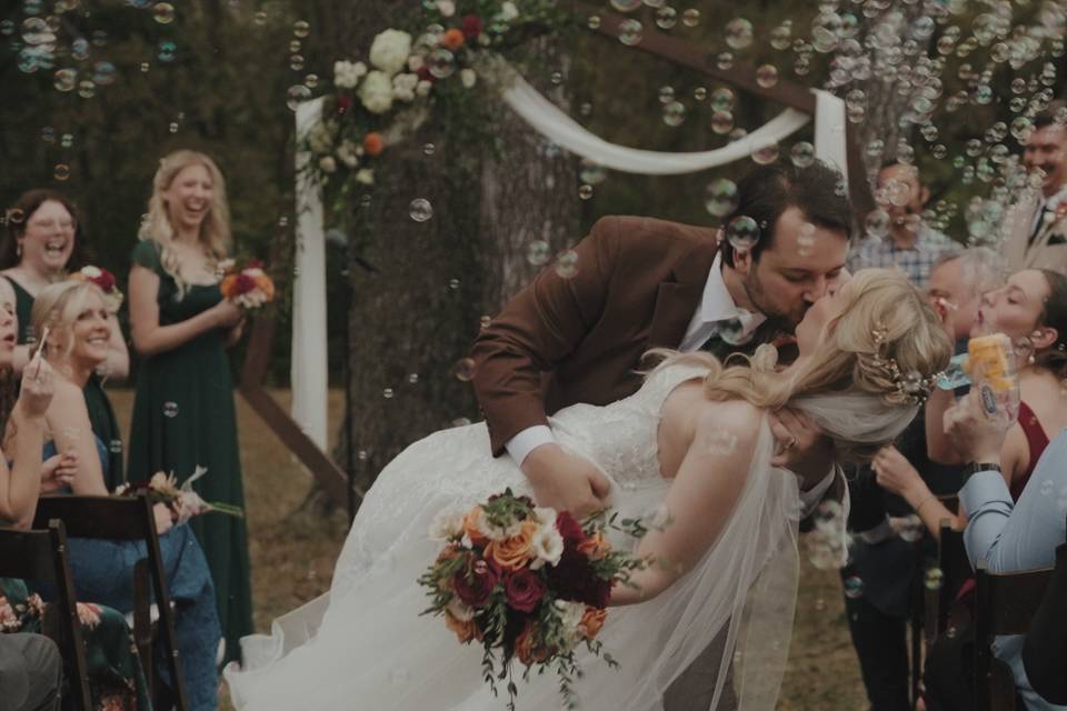 Aisle kiss