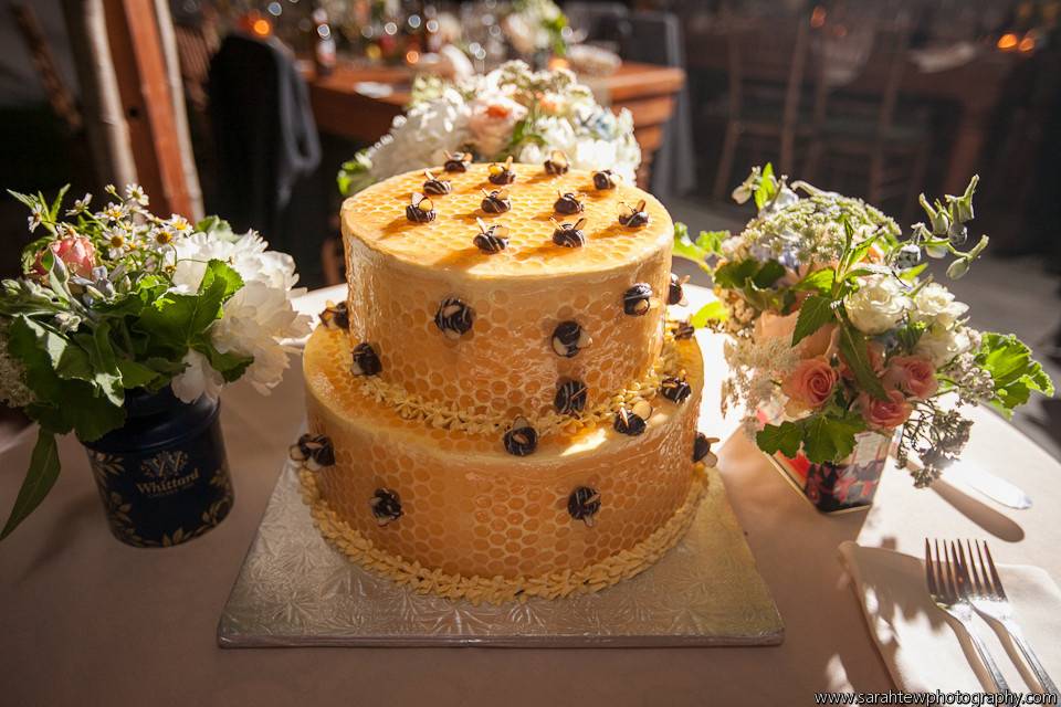 Honey Bee Cake