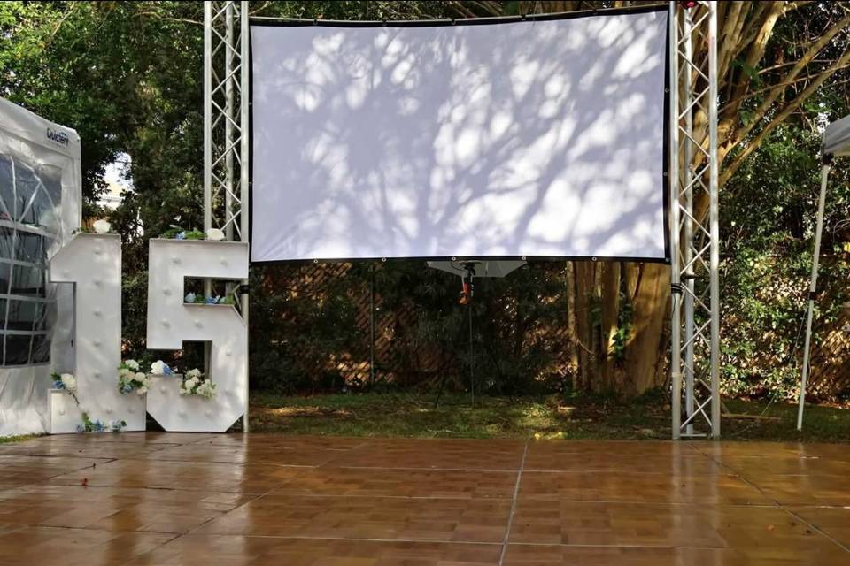 Projectors & dancefloor