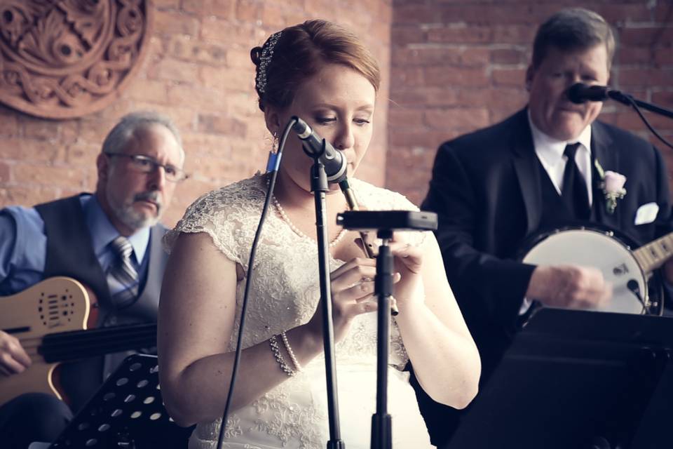 A Long Island Irish Wedding where the bride is also a musician.