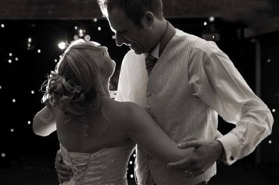 Lincoln Wedding dJ - Amie & Ben' First Dance