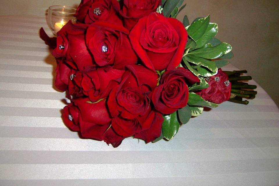All Fresh Red Roses. Simple Classic.