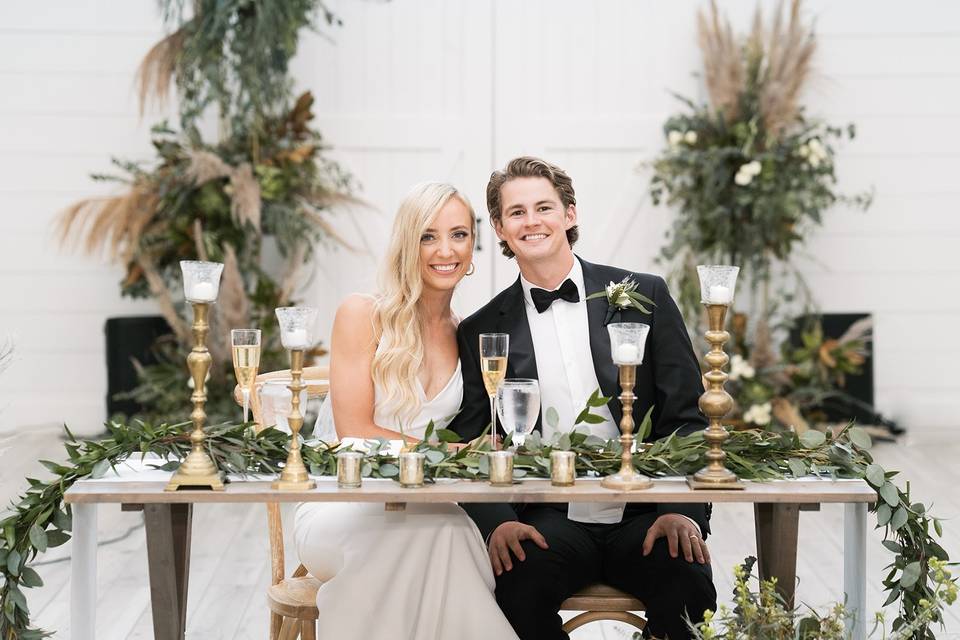 Beautiful sweetheart table