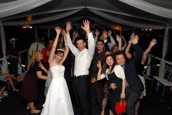 Vianka and Ken gettin' loose on thier wedding day