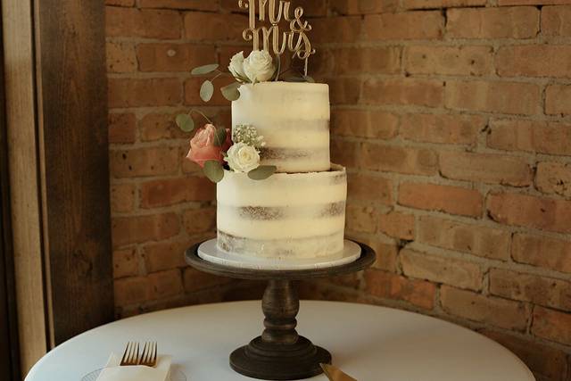 Semi-naked wedding cake