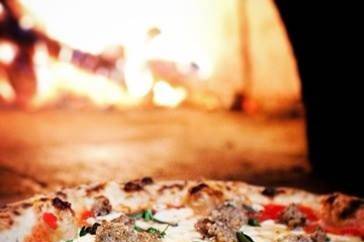 Dat'z Italian - Authentic Wood-Fired Pizza Mobile Catering