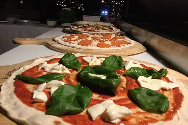 Dat'z Italian - Authentic Wood-Fired Pizza Mobile Catering