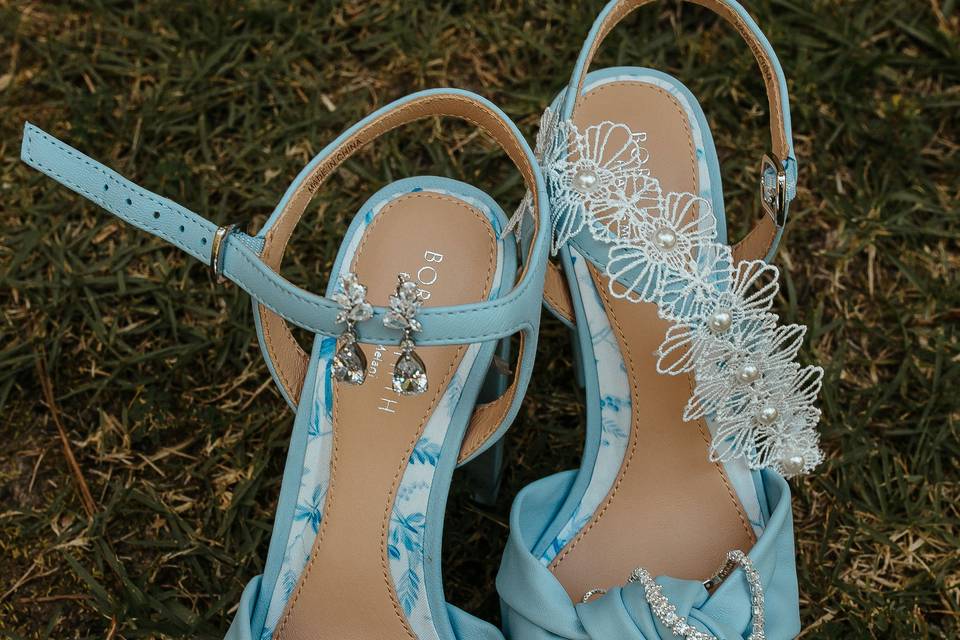 Wedding shoes & jewelry