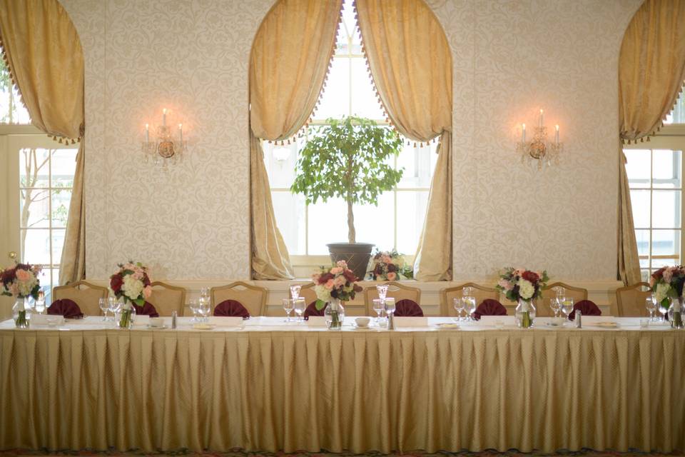 Traditional Head Table