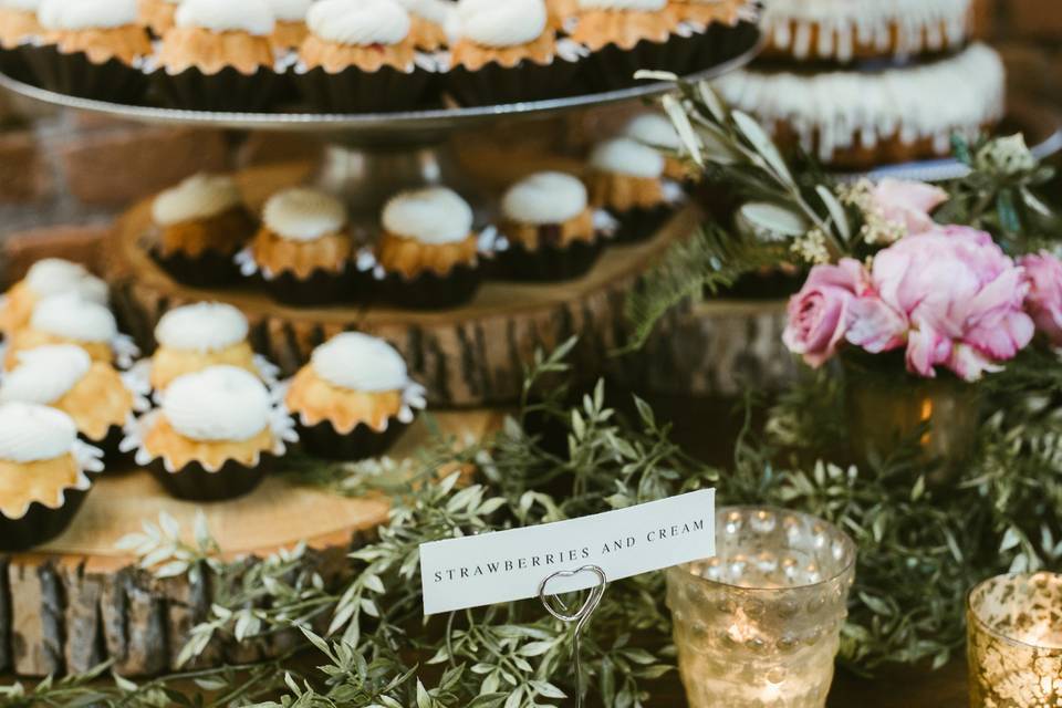 Twin sisters open Nothing Bundt Cakes, the first one in Westchester