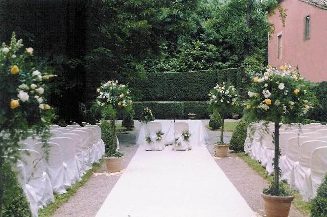 Ceremony in the Box-hedge Theatre (Villa Grabau)