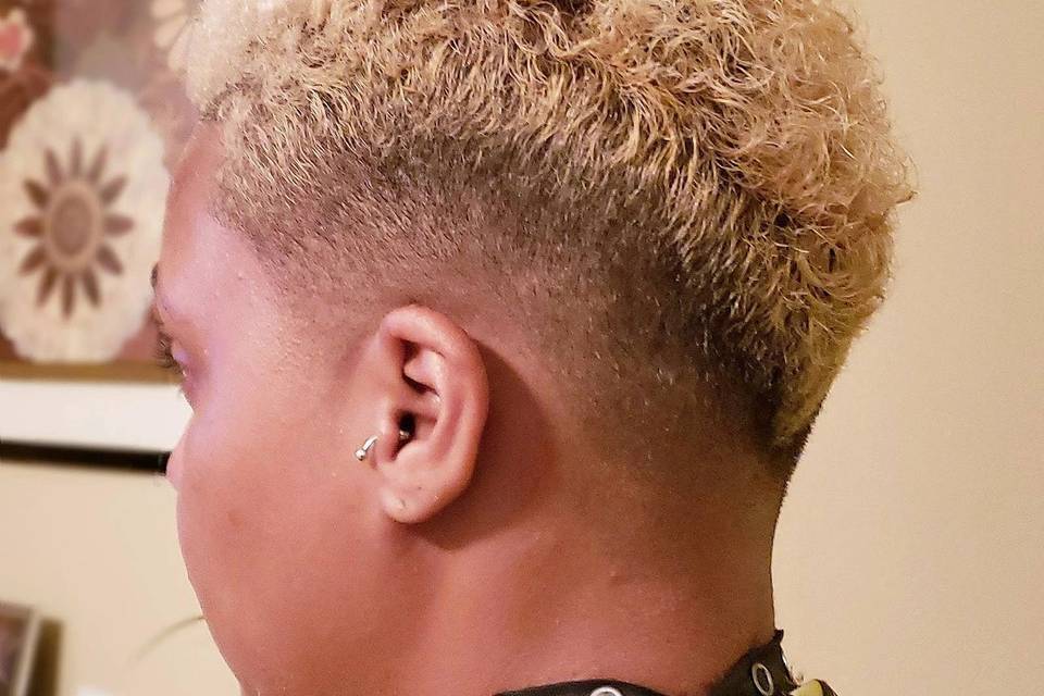 Ladies fade with curly top