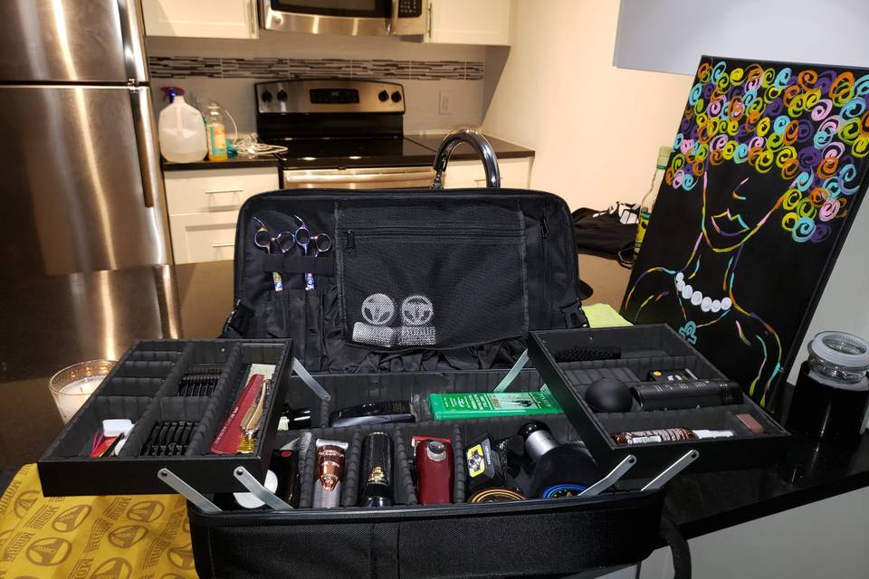 Mobile barber kit setup