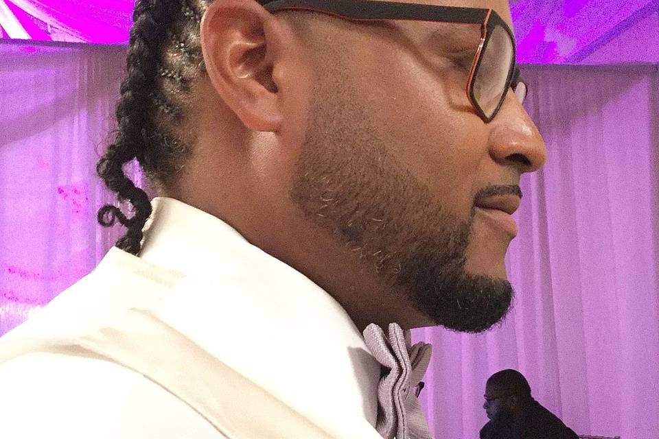 Line up on braids with beard