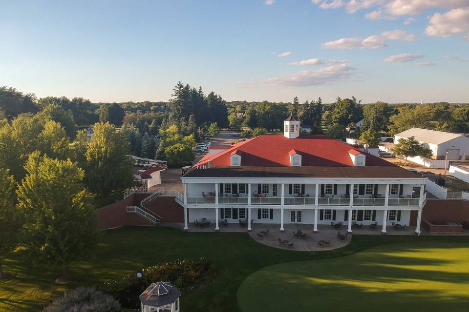The Hawk Country Club