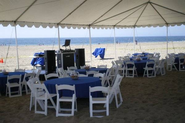 We specialize in professional Corporate Parties!