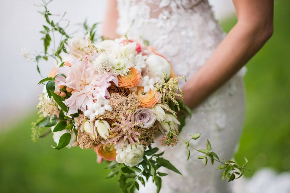 Stunning summer bridal bouquet