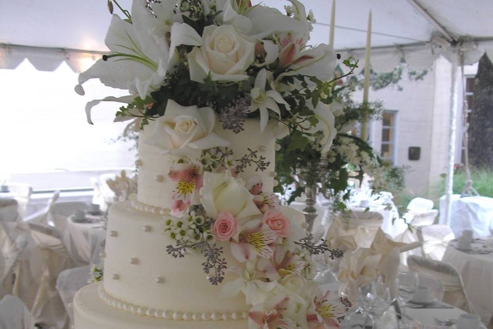 Wedding cake florals