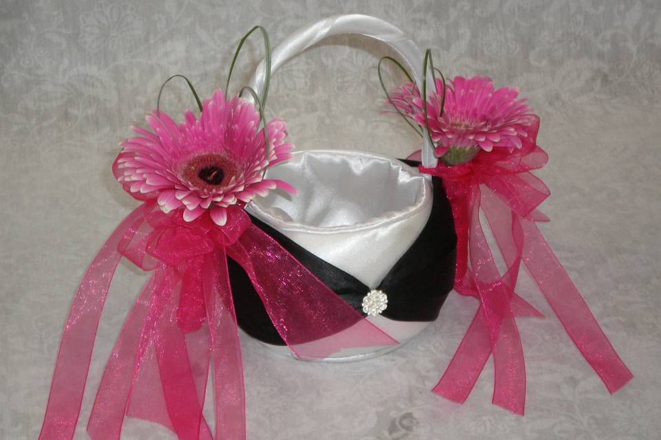 Accented flower girl basket