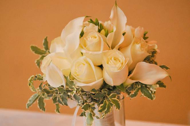 All white mini-calla lilies and roses