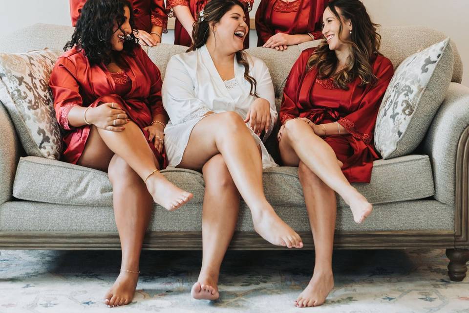 Bridesmaids Getting Ready