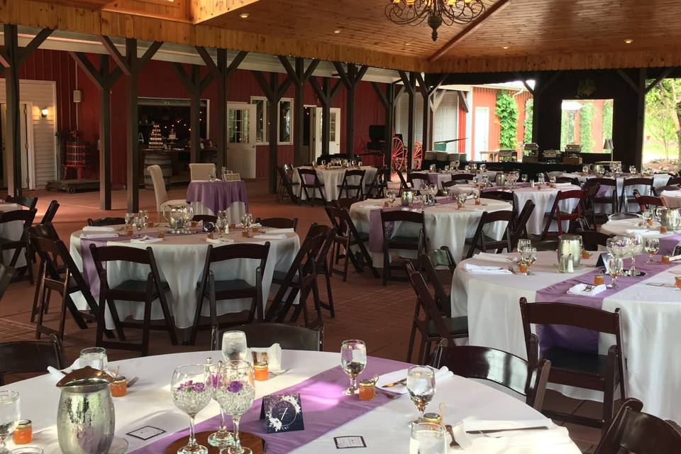 Vineyard Pavilion Guest Tables