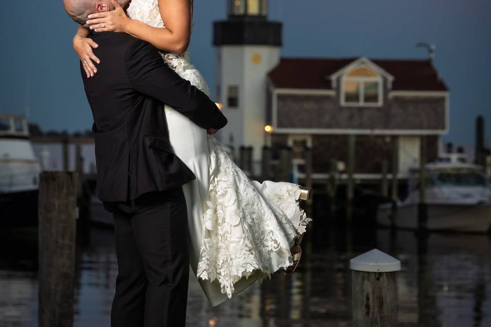 Kiss at Lighthouse