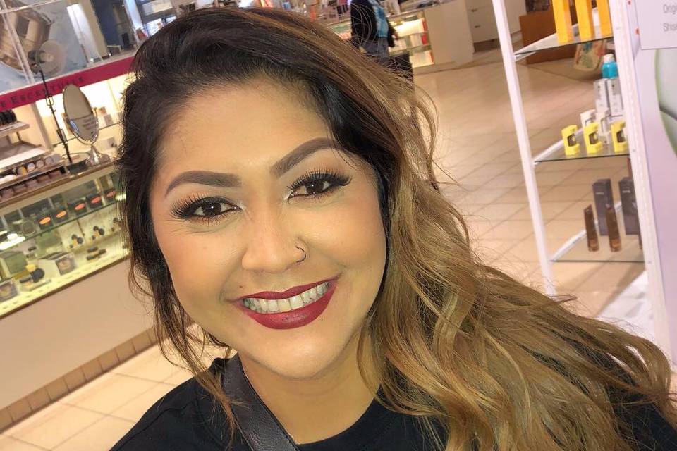 Soft Gold & Bold Lip