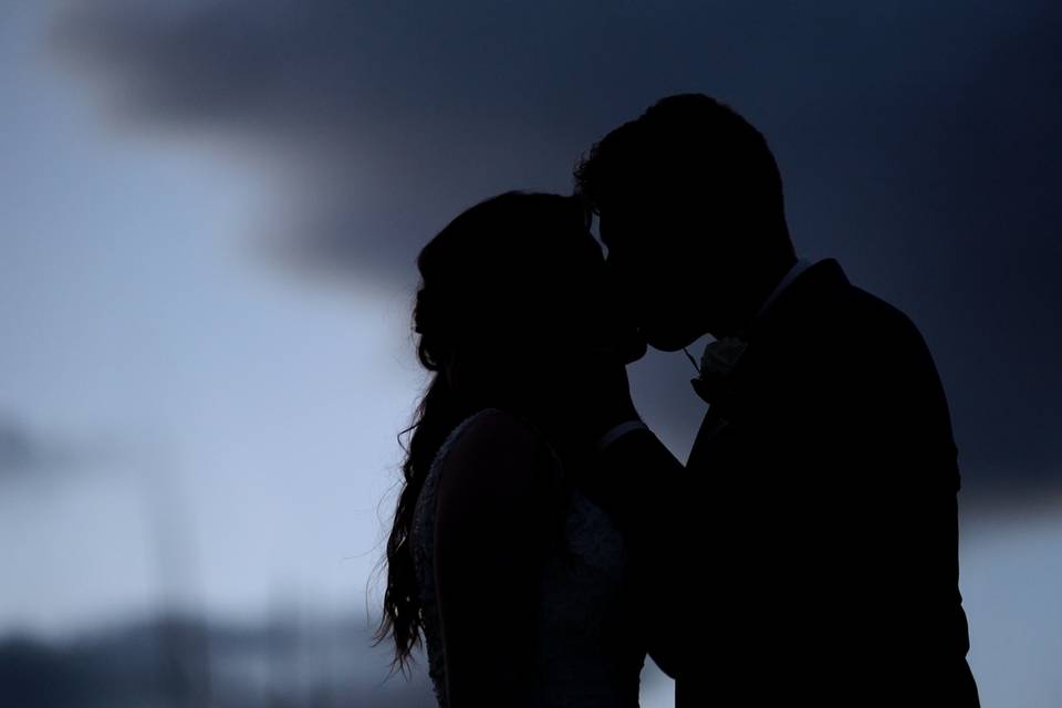 Silhouettes of the happy couple
