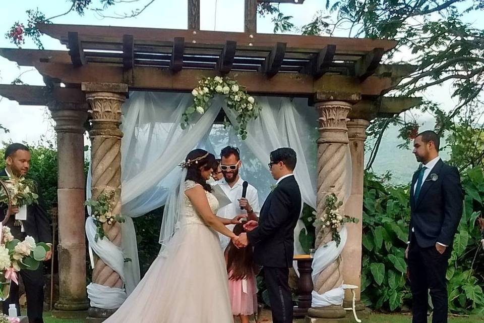 Gorgeous wedding ceremony