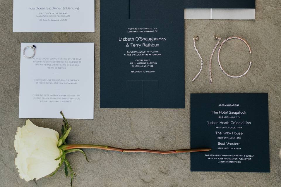 Elegant invitations - Jamie & Sarah Photography