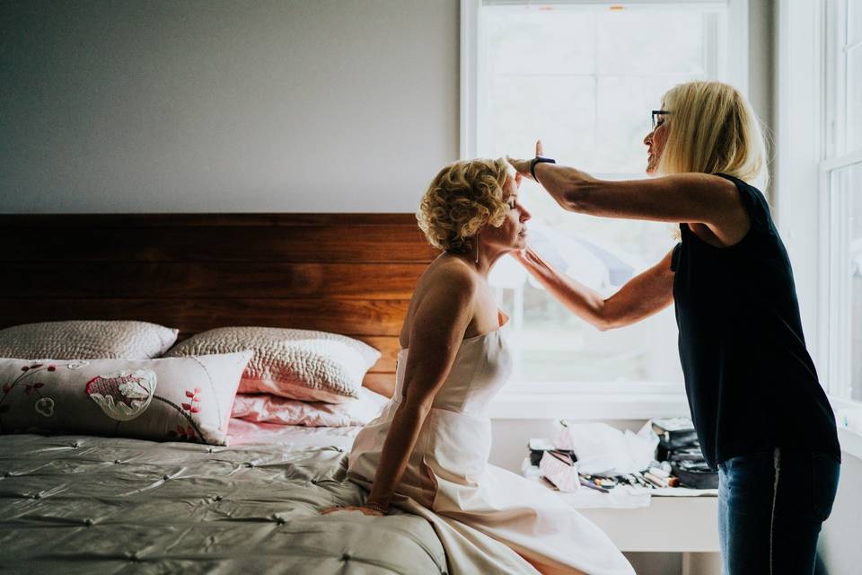 Getting ready - Jamie & Sarah Photography