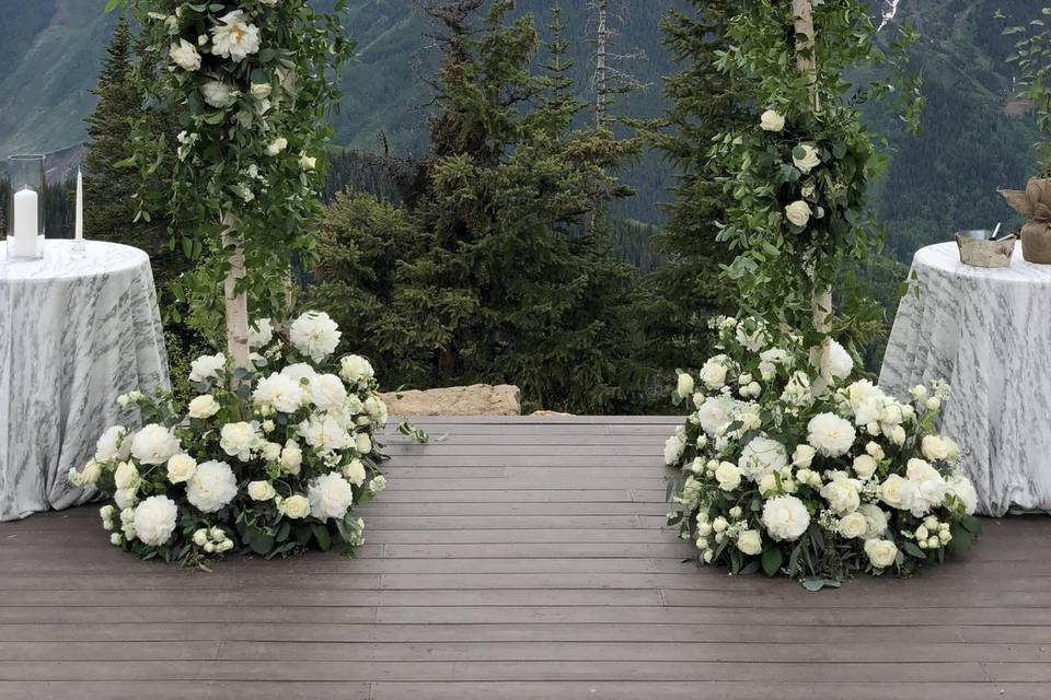 Green accents of green arch