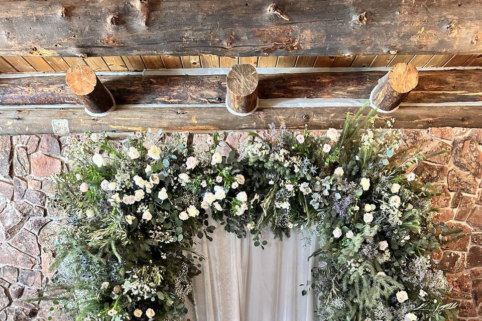 White and green arch