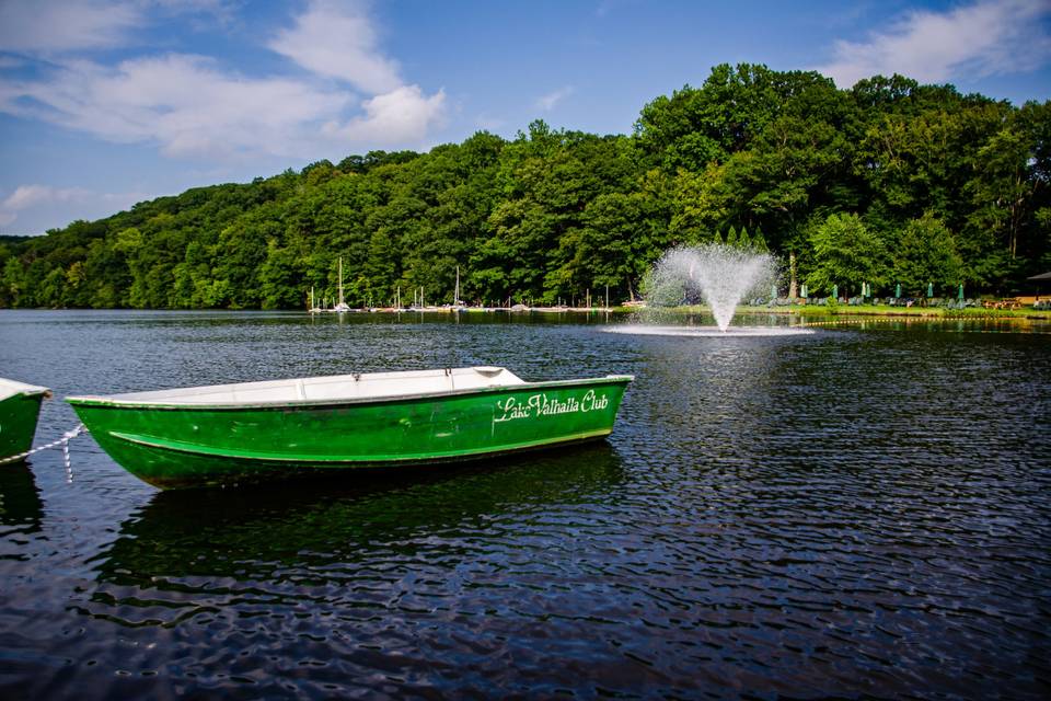 Lake Valhalla Boat & Fountain