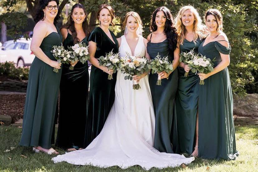 Lovely Green Bridal Party