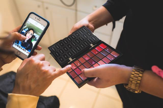 Selecting the right lip color