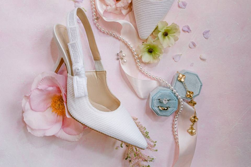 Wedding shoes & jewelry