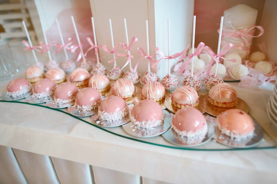 Pink cake pops