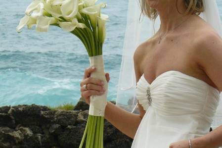 puerto rico destination wedding. all white calla lilies