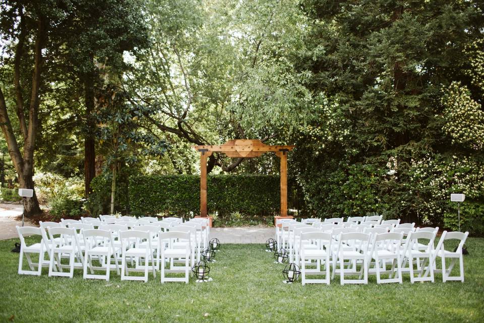 Creekside Lawn Ceremony