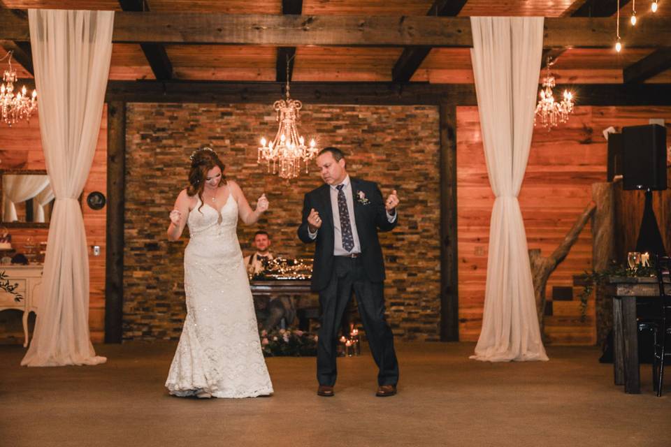 Dad and daughter dance!