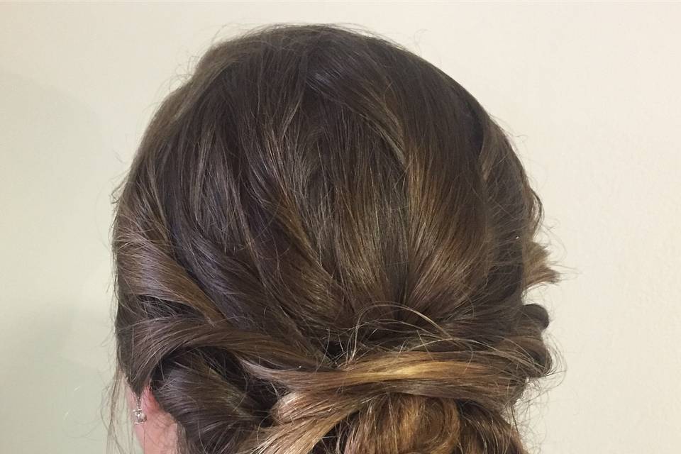 Loose tosstled bun