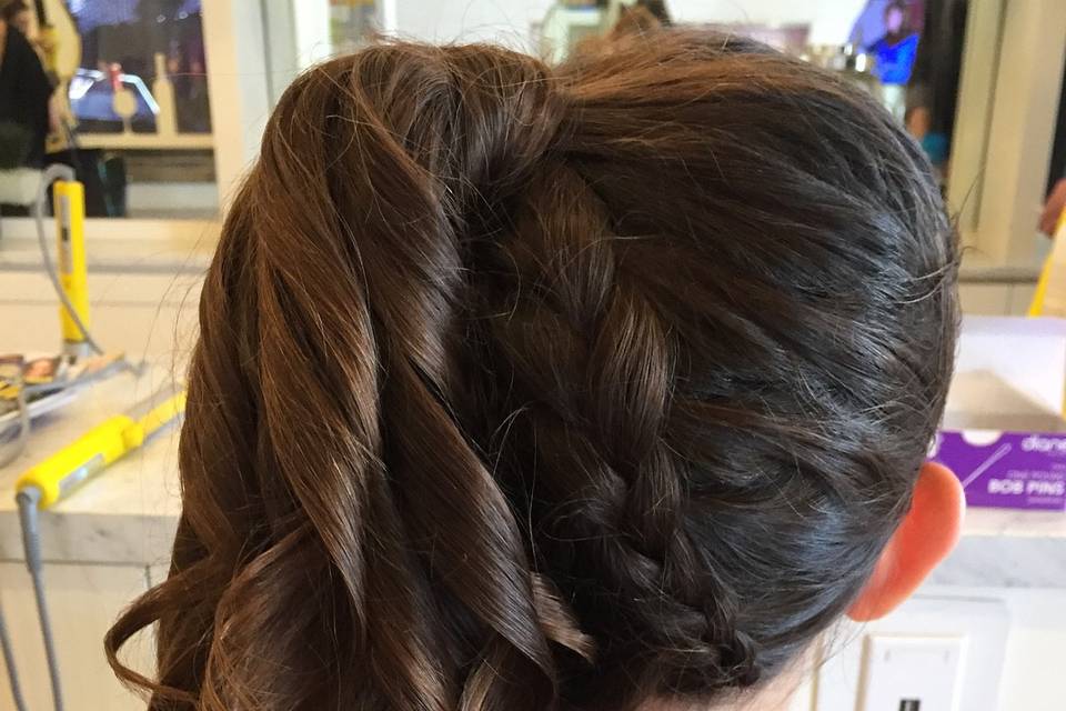 Pony tail updo
